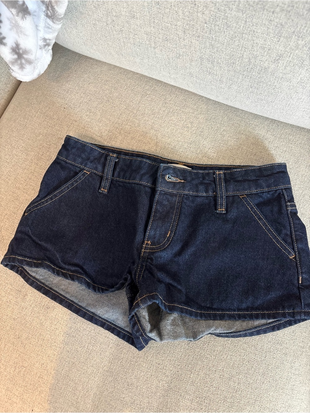 Wilfred Carriage short (only worn once)